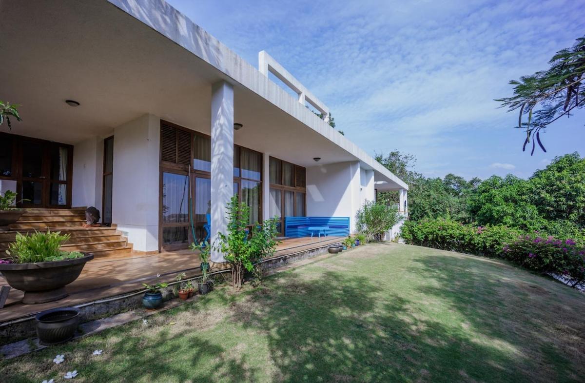 Stunning Hilltop 3Br Villa W Pool And River View Siolim Exterior photo